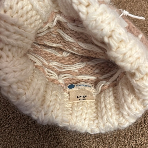 Winter hat - Picture 2 of 3